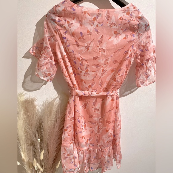 O. Vianca-Dress size Medium. Bell short sleeve Floral print. - Picture 4 of 5